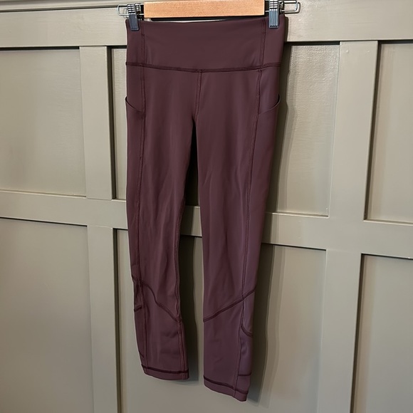 LULULEMON Pace Rival Crop *22" Running Workout Leggings in Cherry Cola Size 2 - Picture 11 of 16